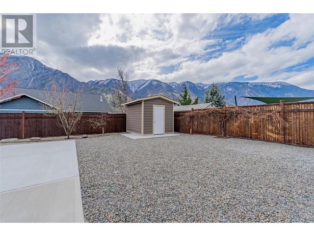 317 2nd Avenue, House detached with 6 bedrooms, 4 bathrooms and 4 parking in Keremeos BC | Image 26