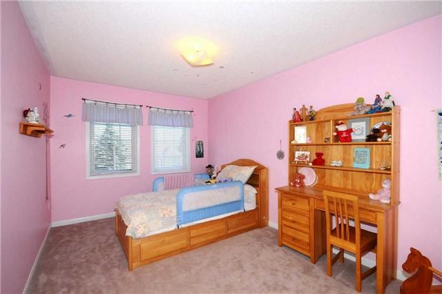 179 Mainprize Cres, House detached with 3 bedrooms, 2 bathrooms and 2 parking in East Gwillimbury ON | Image 11