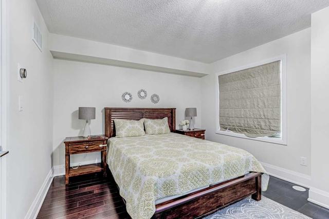 th38 - 9 Oakburn Cres, Townhouse with 3 bedrooms, 3 bathrooms and 2 parking in Toronto ON | Image 9
