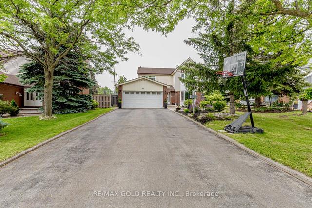 67 Milford Cres, House detached with 4 bedrooms, 4 bathrooms and 10 parking in Brampton ON | Image 1