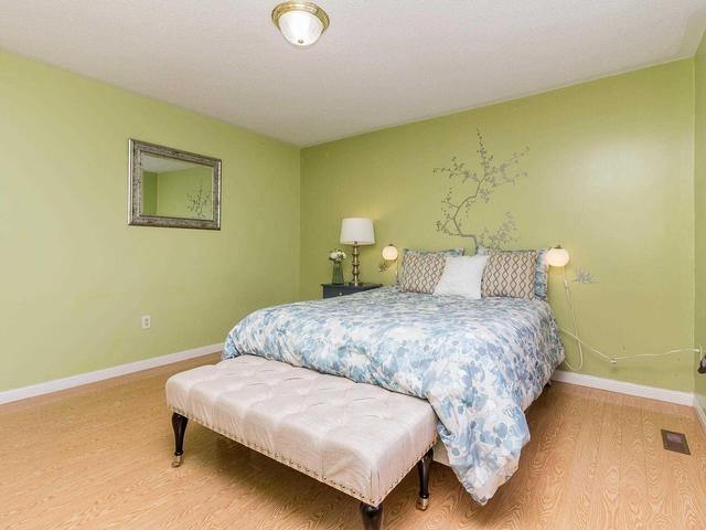 6 Sherbo Cres, House detached with 3 bedrooms, 3 bathrooms and 2 parking in Brampton ON | Image 11