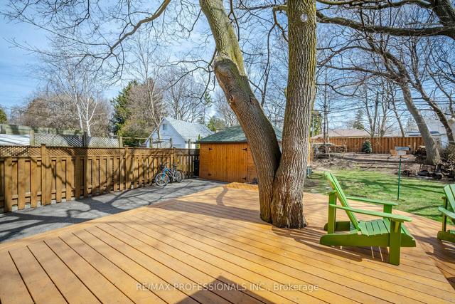 117 Eastville Ave, House detached with 3 bedrooms, 3 bathrooms and 4 parking in Toronto ON | Image 27