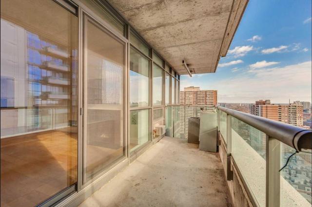 2206 - 285 Mutual St, Condo with 2 bedrooms, 1 bathrooms and 1 parking in Toronto ON | Image 7