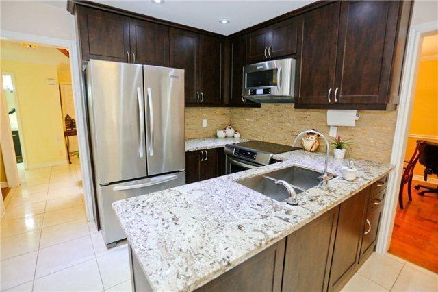119 Dumfries Ave, House detached with 4 bedrooms, 4 bathrooms and 2 parking in Brampton ON | Image 8