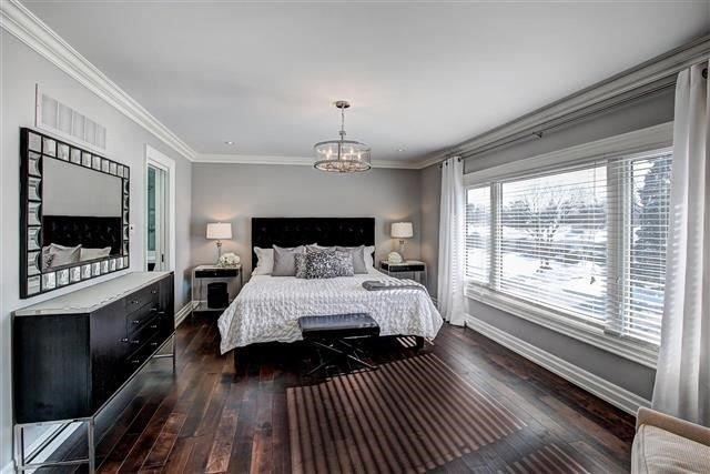 126 Princess Anne Cres, House detached with 4 bedrooms, 5 bathrooms and 4 parking in Toronto ON | Image 13
