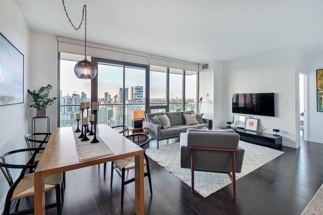 3704 - 33 Lombard St, Condo with 2 bedrooms, 2 bathrooms and 1 parking in Toronto ON | Image 6
