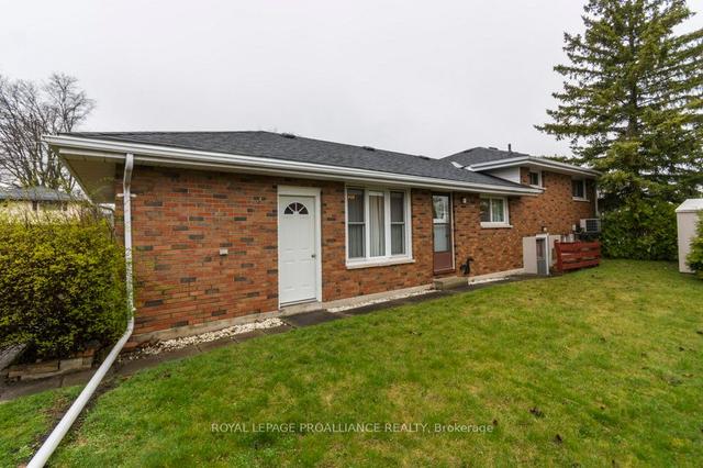 5 Plaza Sq, House detached with 3 bedrooms, 2 bathrooms and 3 parking in Belleville ON | Image 20