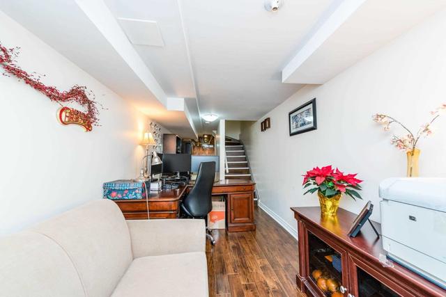 617 Lumberton Cres, House attached with 3 bedrooms, 3 bathrooms and 3 parking in Mississauga ON | Image 22