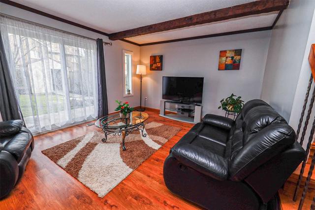 39 Lawndale Cres, House semidetached with 4 bedrooms, 3 bathrooms and 7 parking in Brampton ON | Image 6