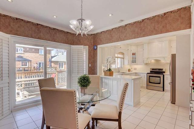 14 Windsong Crt, House detached with 4 bedrooms, 6 bathrooms and 9 parking in Markham ON | Image 8