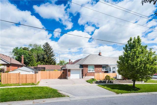 128 Cadillac Ave N, House detached with 2 bedrooms, 1 bathrooms and 3 parking in Oshawa ON | Image 14