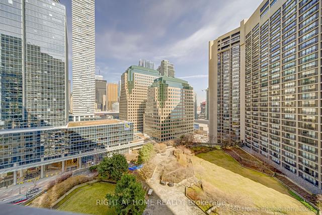 1609 - 65 Harbour Sq, Condo with 1 bedrooms, 1 bathrooms and 1 parking in Toronto ON | Image 23