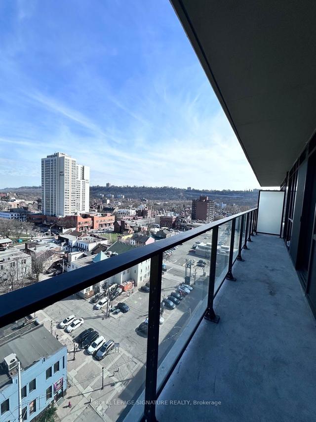 1321 - 1 Jarvis St, Condo with 2 bedrooms, 2 bathrooms and 1 parking in Hamilton ON | Image 8
