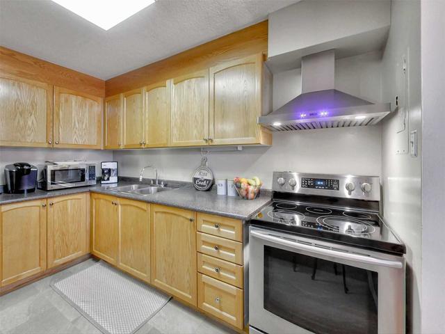 809 - 541 Blackthorn Ave, Condo with 1 bedrooms, 1 bathrooms and 1 parking in Toronto ON | Image 9