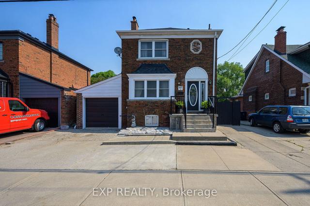 497 Donlands Ave, House detached with 3 bedrooms, 2 bathrooms and 3 parking in Toronto ON | Image 12