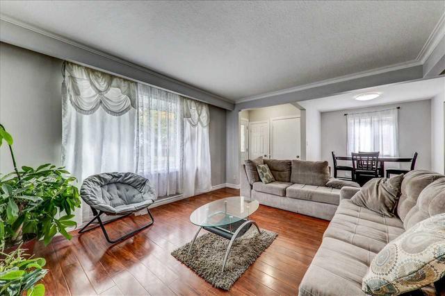 1016 Pharmacy Ave, House detached with 3 bedrooms, 2 bathrooms and 4 parking in Toronto ON | Image 12
