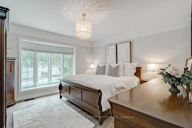 1123 Lakeshore Rd E, House detached with 2 bedrooms, 3 bathrooms and 8 parking in Oakville ON | Image 13