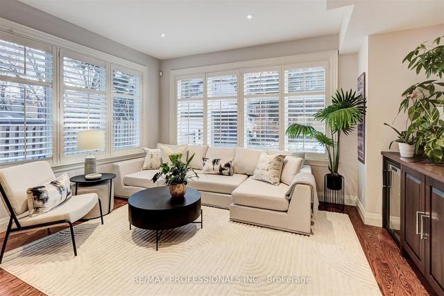 22 The Kingsway, House detached with 4 bedrooms, 6 bathrooms and 7 parking in Toronto ON | Image 4