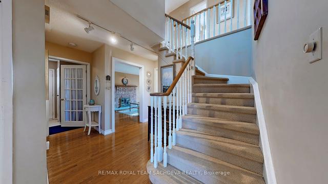 109 Rollo Dr, House detached with 3 bedrooms, 3 bathrooms and 4 parking in Ajax ON | Image 9