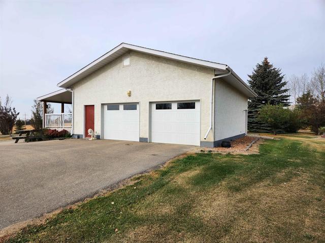 26116 Township Road 390, House detached with 4 bedrooms, 4 bathrooms and 6 parking in Lacombe County AB | Image 3