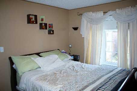 80 Conn Smythe Dr, House attached with 2 bedrooms, 2 bathrooms and 1 parking in Toronto ON | Image 6
