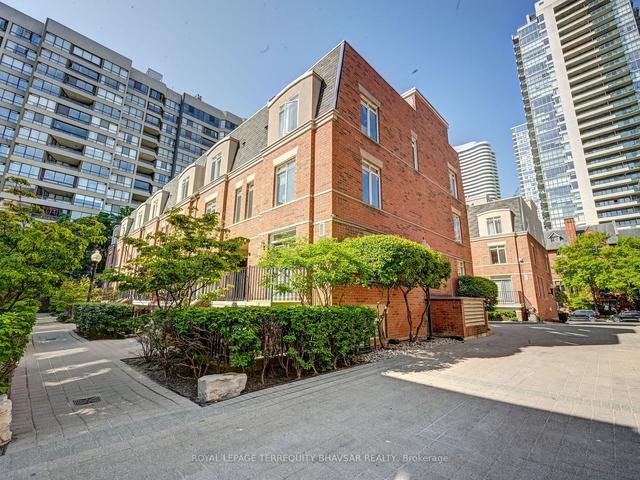 341 - 415 Jarvis St, Townhouse with 2 bedrooms, 1 bathrooms and 1 parking in Toronto ON | Image 1