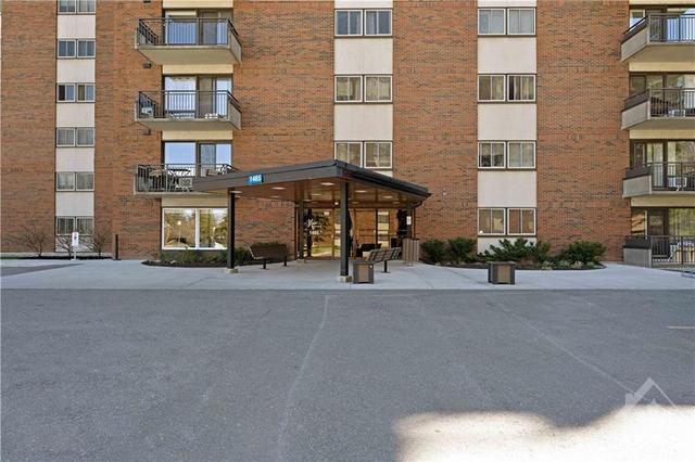 902 - 1465 Baseline Road, Condo with 2 bedrooms, 1 bathrooms and 1 parking in Ottawa ON | Image 2
