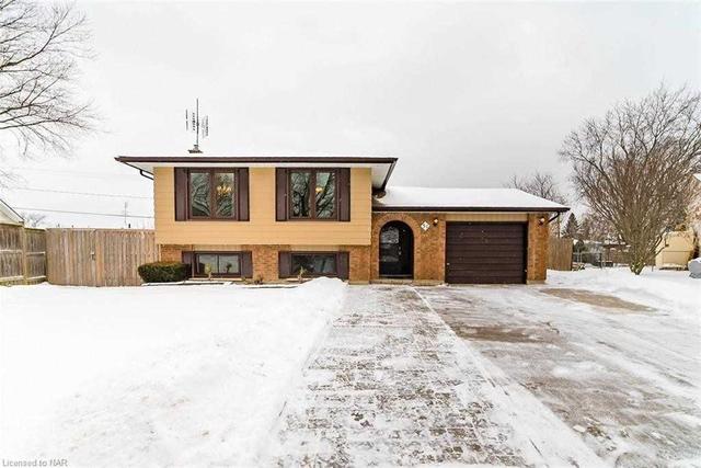 51 Royal Oak Dr, House detached with 3 bedrooms, 2 bathrooms and 5 parking in Welland ON | Image 1