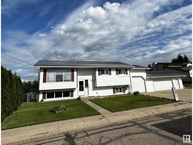 4313 51 St, House detached with 4 bedrooms, 2 bathrooms and null parking in Smoky Lake AB | Image 1