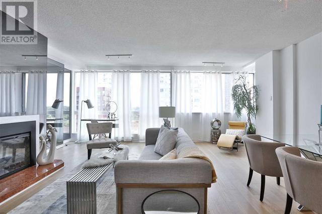 1003 - 7 Broadway Ave, Condo with 2 bedrooms, 2 bathrooms and 0 parking in Toronto ON | Image 4