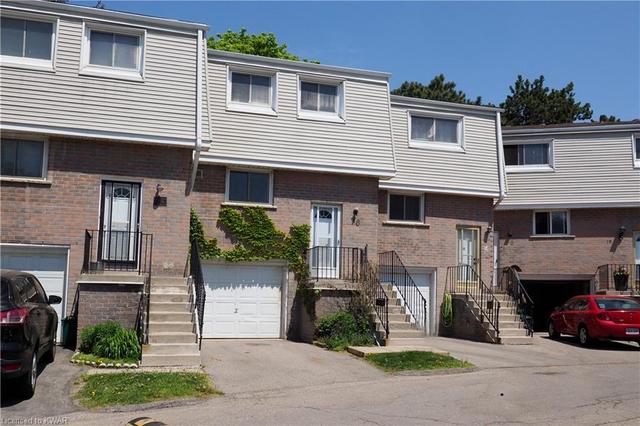 76 - 400 Mississauga Valley Boulevard, House attached with 3 bedrooms, 1 bathrooms and 2 parking in Mississauga ON | Image 2