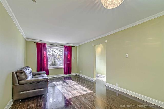 190 Van Dusen Blvd, House detached with 2 bedrooms, 2 bathrooms and 6 parking in Toronto ON | Image 2