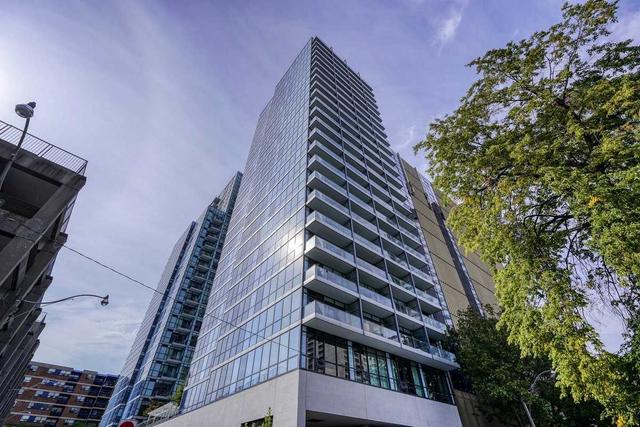 2003 - 210 Simcoe St, Condo with 1 bedrooms, 1 bathrooms and 1 parking in Toronto ON | Image 1