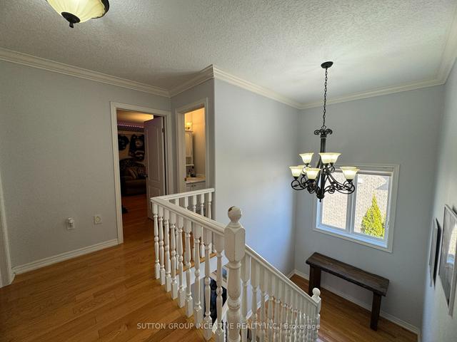 33 Cumming Dr, House detached with 4 bedrooms, 4 bathrooms and 6 parking in Barrie ON | Image 5