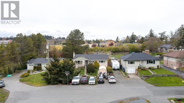 3230 Admirals Rd, Home with 4 bedrooms, 1 bathrooms and 4 parking in Saanich BC | Image 1