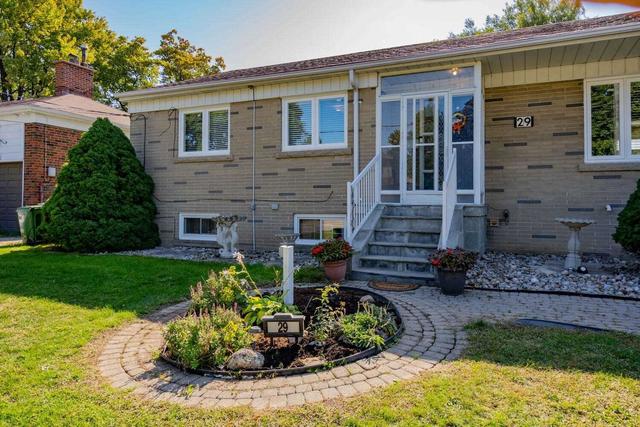 29 Meadowacres Dr, House detached with 3 bedrooms, 2 bathrooms and 3 parking in Toronto ON | Image 12