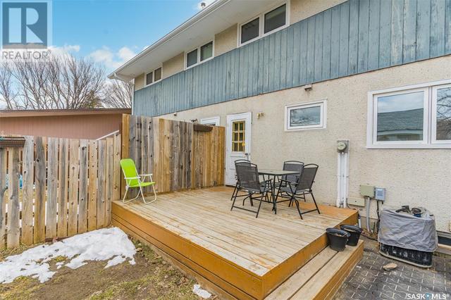 867 East Centre, House semidetached with 3 bedrooms, 2 bathrooms and null parking in Saskatoon SK | Image 6