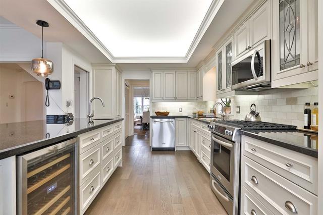 43 Elderwood Dr, House detached with 5 bedrooms, 5 bathrooms and 3 parking in Toronto ON | Image 9