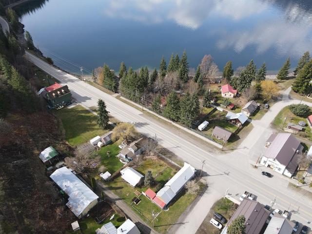 124 Lake Avenue, House detached with 3 bedrooms, 2 bathrooms and null parking in Silverton BC | Image 44