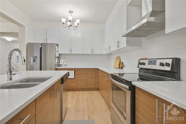 211 Don Brown Private, Townhouse with 3 bedrooms, 3 bathrooms and 4 parking in Ottawa ON | Image 7