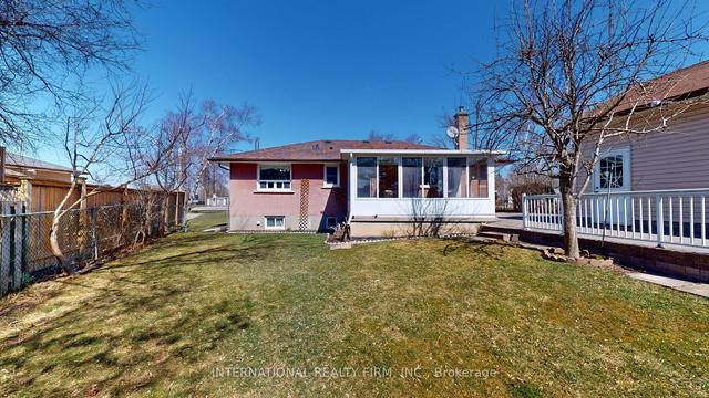 9 Vipond Rd, House detached with 3 bedrooms, 2 bathrooms and 6 parking in Whitby ON | Image 35