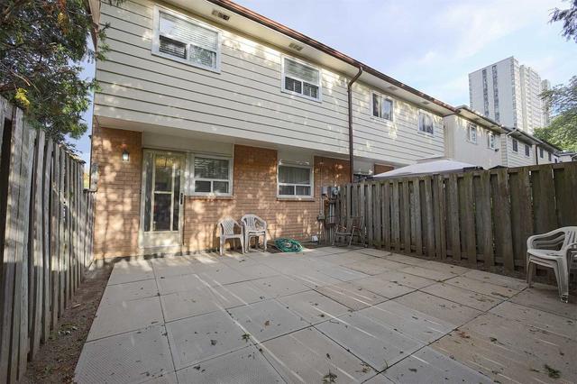 101 Plum Tree Way, Townhouse with 4 bedrooms, 2 bathrooms and 2 parking in Toronto ON | Image 28