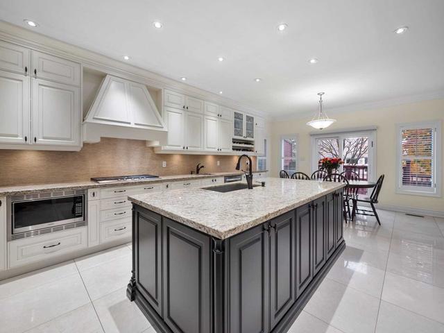 129 Theodore Pl, House detached with 4 bedrooms, 4 bathrooms and 6 parking in Vaughan ON | Image 6