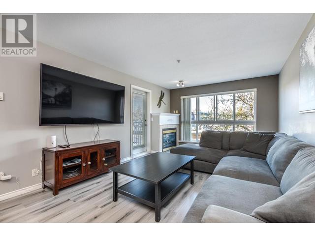 409 22230 North Avenue, Condo with 2 bedrooms, 2 bathrooms and 1 parking in Maple Ridge BC | Image 5