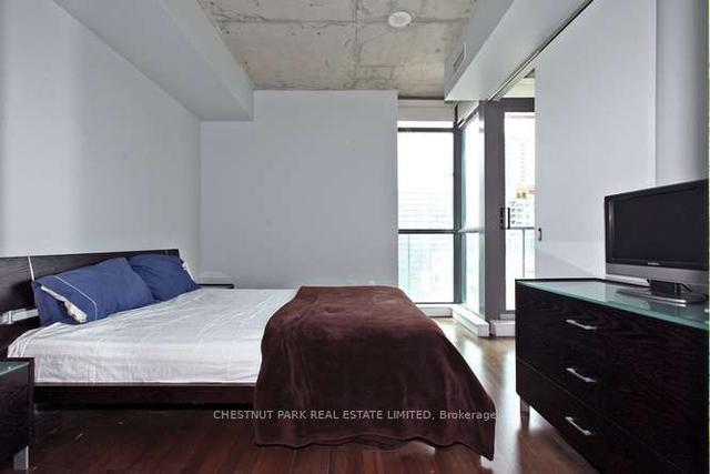 602 - 285 Mutual St, Condo with 2 bedrooms, 2 bathrooms and 0 parking in Toronto ON | Image 2