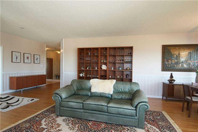 sph8 - 1 Aberfoyle Cres, Condo with 2 bedrooms, 2 bathrooms and 1 parking in Toronto ON | Image 11