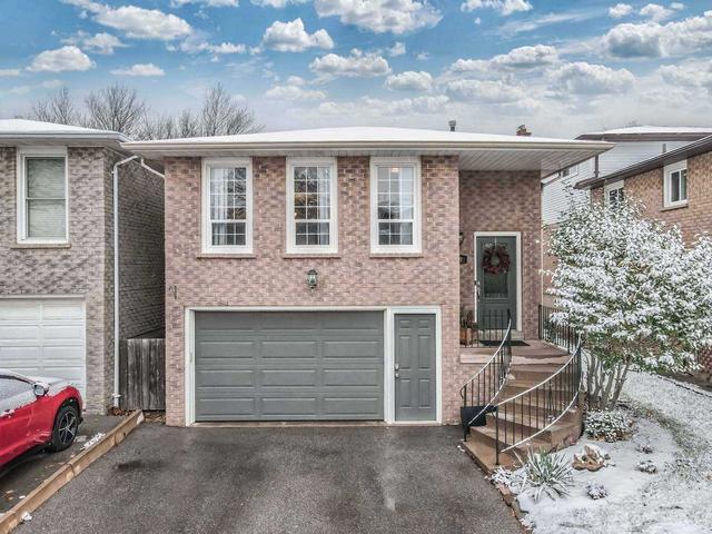 579 Hayward Cres, House detached with 4 bedrooms, 3 bathrooms and 5 parking in Milton ON | Card Image