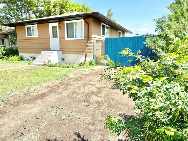 66 2 Avenue E, House detached with 2 bedrooms, 1 bathrooms and 2 parking in Newell County AB | Image 4