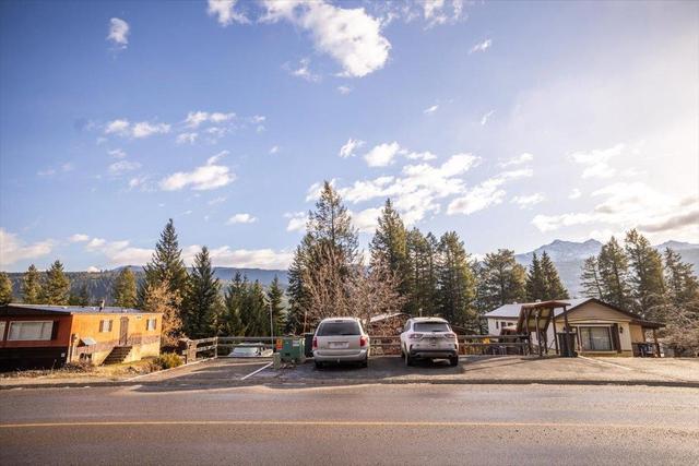 50 Cariboo Drive, House detached with 5 bedrooms, 3 bathrooms and 4 parking in Elkford BC | Image 34