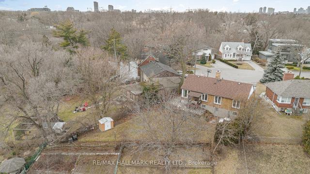 31 Beaucourt Rd, House detached with 2 bedrooms, 2 bathrooms and 3 parking in Toronto ON | Image 32